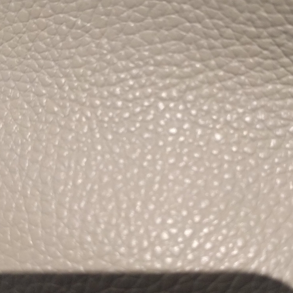 🌼 Beautiful genuine leather bag by Isaac Mizrahi - Picture 12 of 13